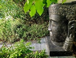Asiabrunnen im Garten